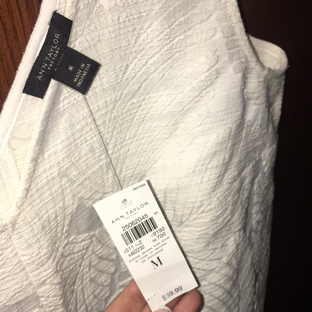 ❤️ PALM PRINT IVORY TANK NWT MEDIUM